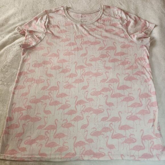 Torrid Classic Fit Size 3 White With Pink Flamingos Shirt Sleeve Tshirt - Picture 1 of 7